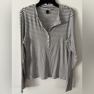 Universal Thread Black and White long sleeve striped half button stretchy shirt